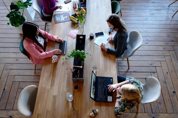 Comment créer un espace de travail ergonomique pour les télétravailleurs?